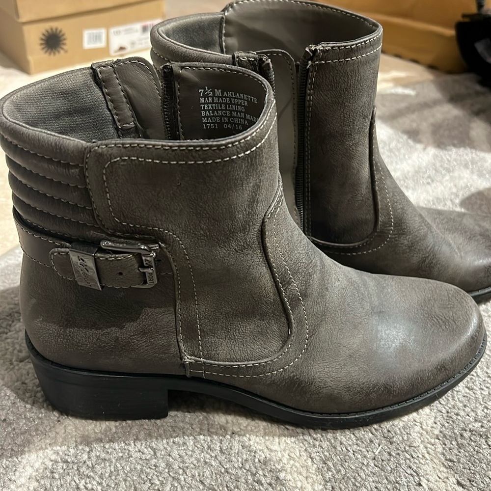 Anne Klein gray ankle boot